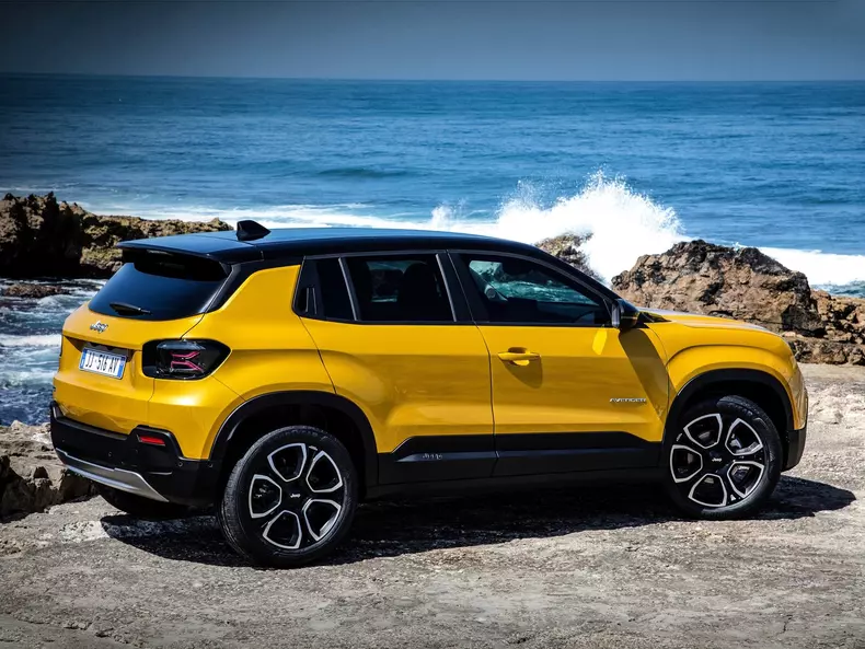 Jeep-Avenger-2024-1600-16