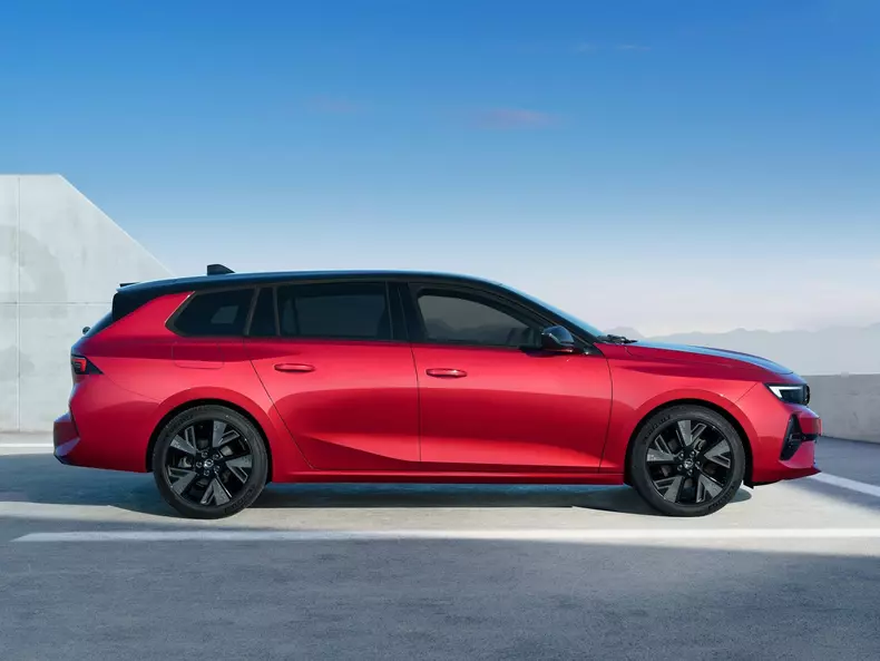Opel-Astra_Sports_Tourer_Electric-2024-1600-03