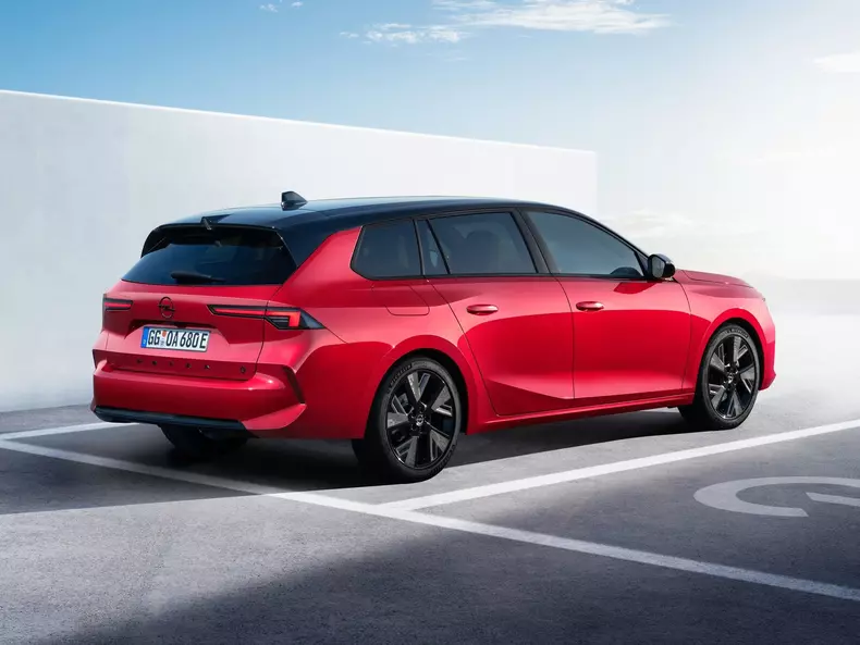 Opel-Astra_Sports_Tourer_Electric-2024-1600-04