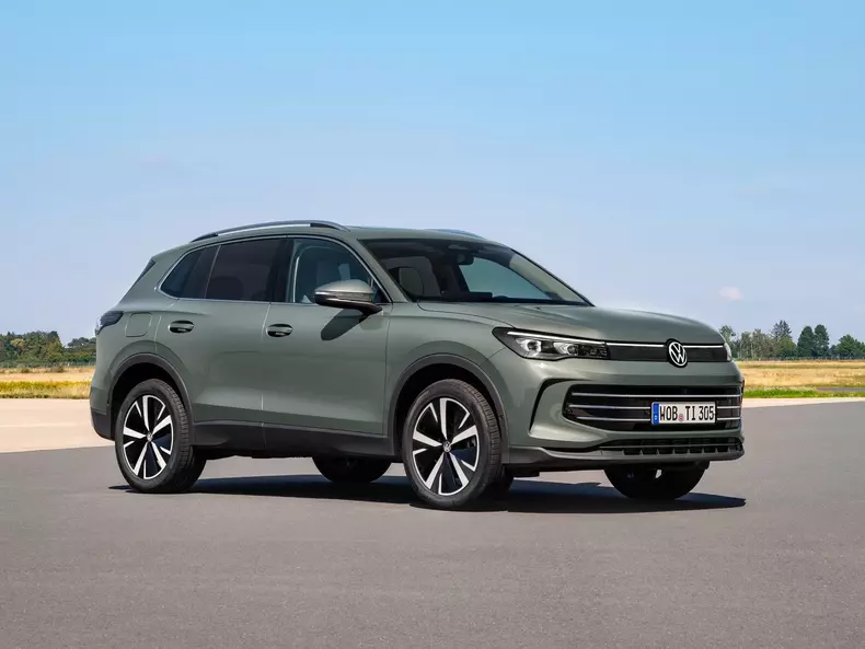 Volkswagen-Tiguan-2024-1600-01