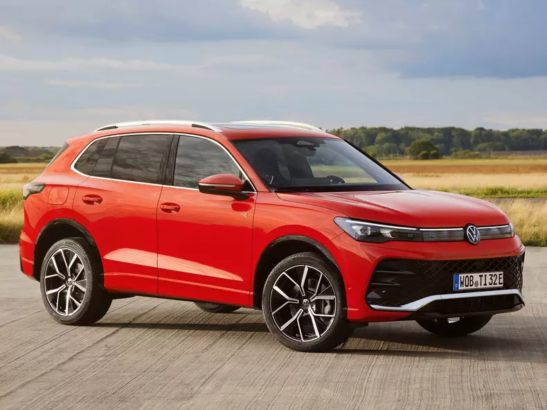 Volkswagen-Tiguan-2024-1600-0a