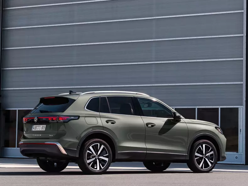 Volkswagen-Tiguan-2024-1600-11