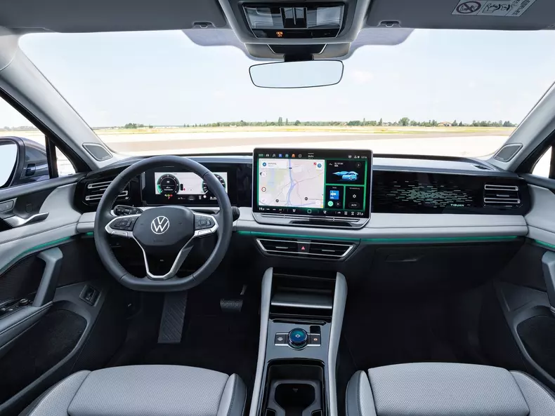 Volkswagen-Tiguan-2024-1600-1b