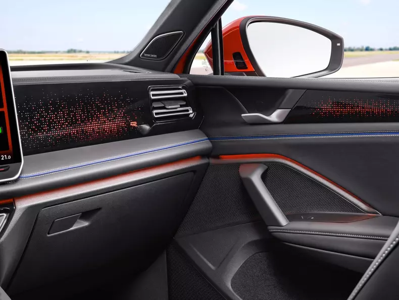 Volkswagen-Tiguan-2024-1600-22