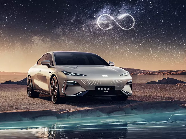 Geely-Galaxy_E8-2024-1600-03