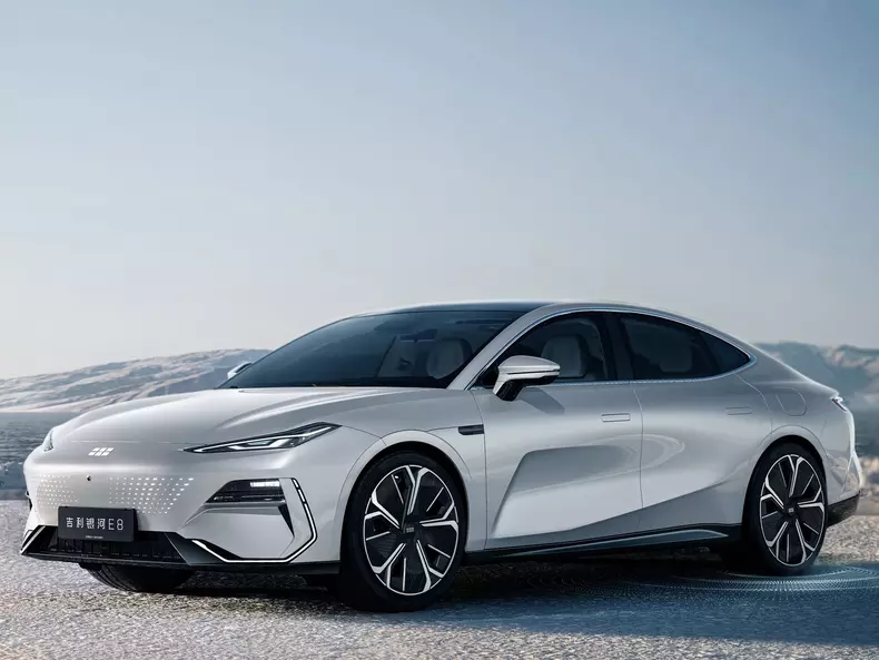 Geely-Galaxy_E8-2024-1600-06