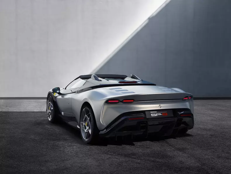 Ferrari-SP-8-2024-1600-05
