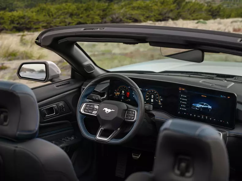 Ford-Mustang_GT_California_Special_Convertible-2024-1600-09