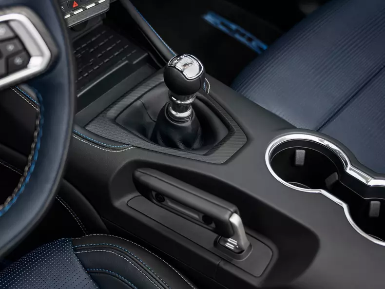 Ford-Mustang_GT_California_Special_Convertible-2024-1600-0b