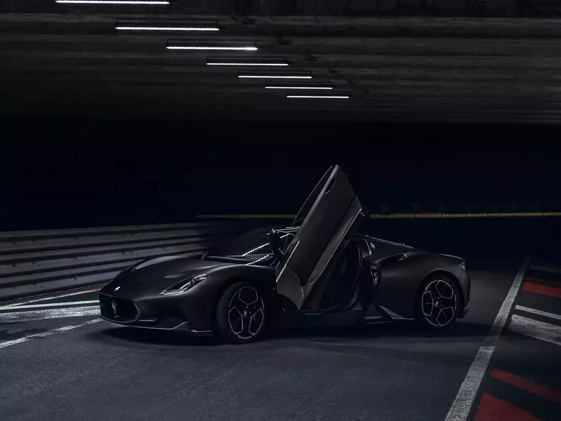 Maserati-MC20_Notte_Edition-2023-1600-02