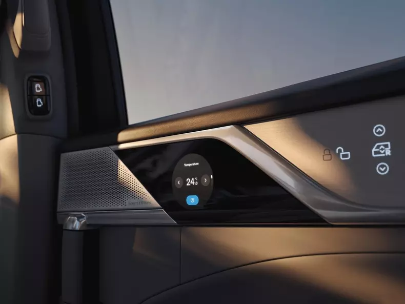 Volvo-EM90-2024-1600-1d