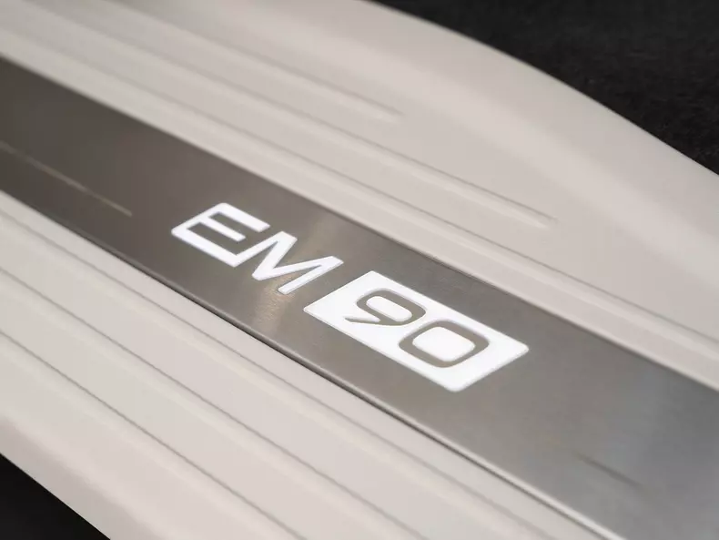 Volvo-EM90-2024-1600-26