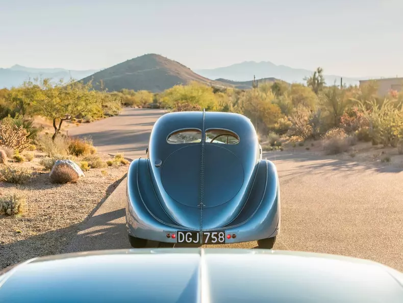 Bugatti-Chiron_Super_Sport_57_One_of_One-2023-1600-1b