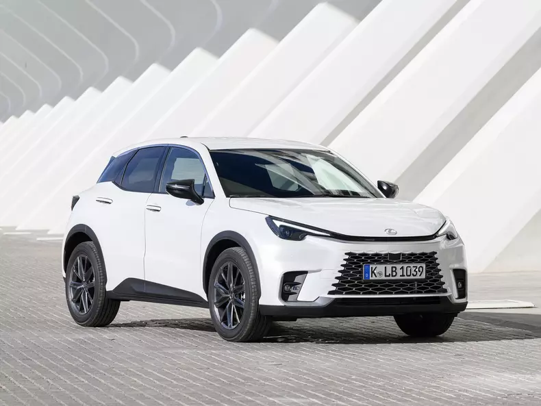 Lexus-LBX-2024-1600-06