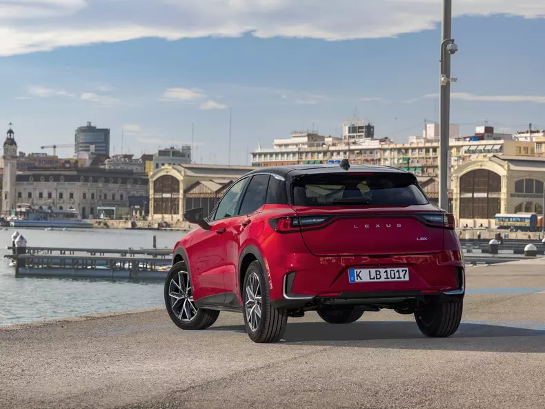 Lexus-LBX-2024-1600-52