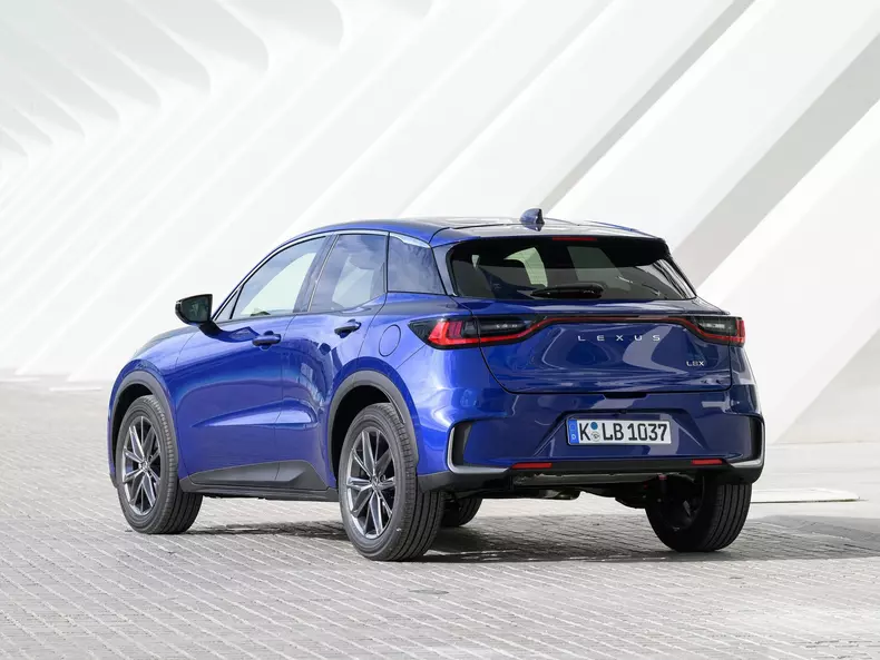 Lexus-LBX-2024-1600-56