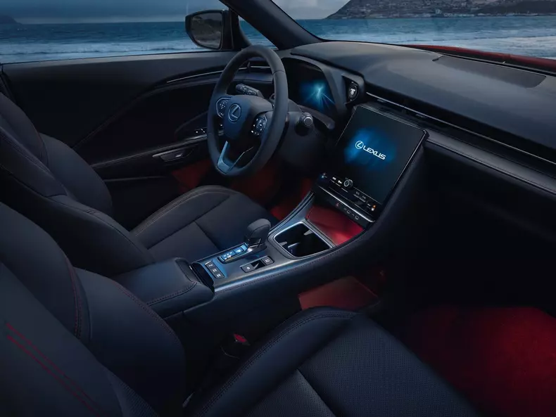 Lexus-LBX-2024-1600-a4