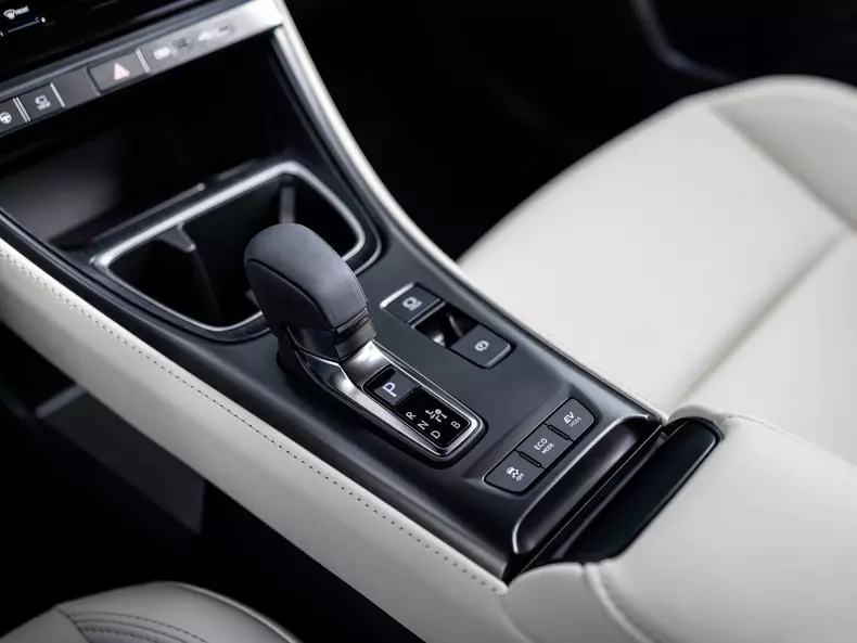 Lexus-LBX-2024-1600-af