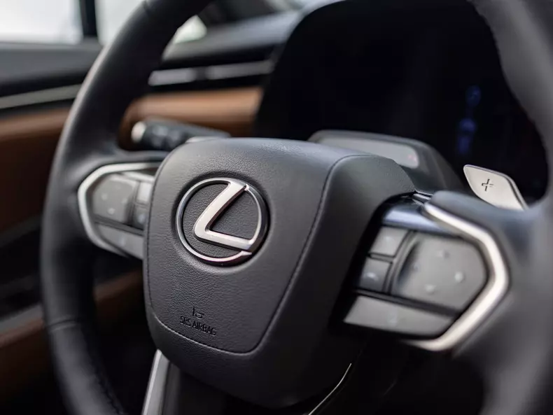 Lexus-LBX-2024-1600-b9