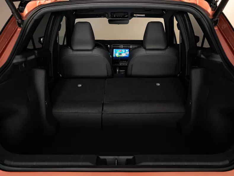 Lexus-LBX-2024-1600-cb