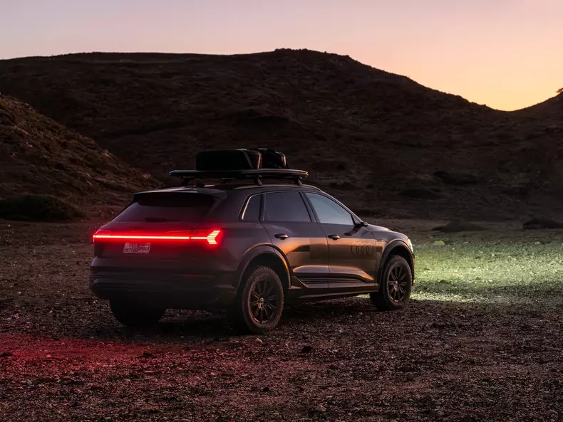 Audi-Q8_e-tron_Dakar_Edition-2024-1600-15