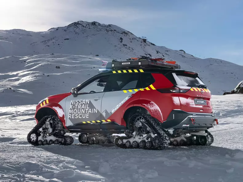 Nissan-X-Trail_Mountain_Rescue_Concept-2024-1600-09