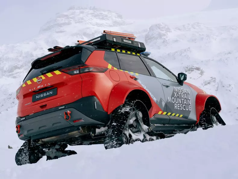 Nissan-X-Trail_Mountain_Rescue_Concept-2024-1600-0a