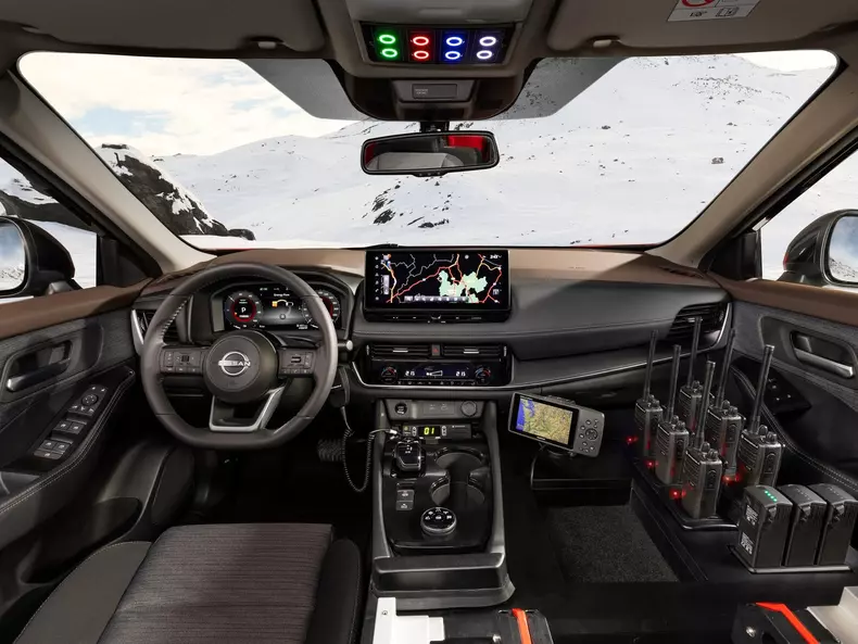 Nissan-X-Trail_Mountain_Rescue_Concept-2024-1600-0e