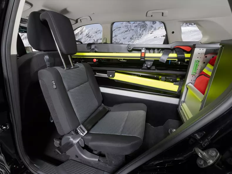 Nissan-X-Trail_Mountain_Rescue_Concept-2024-1600-0f