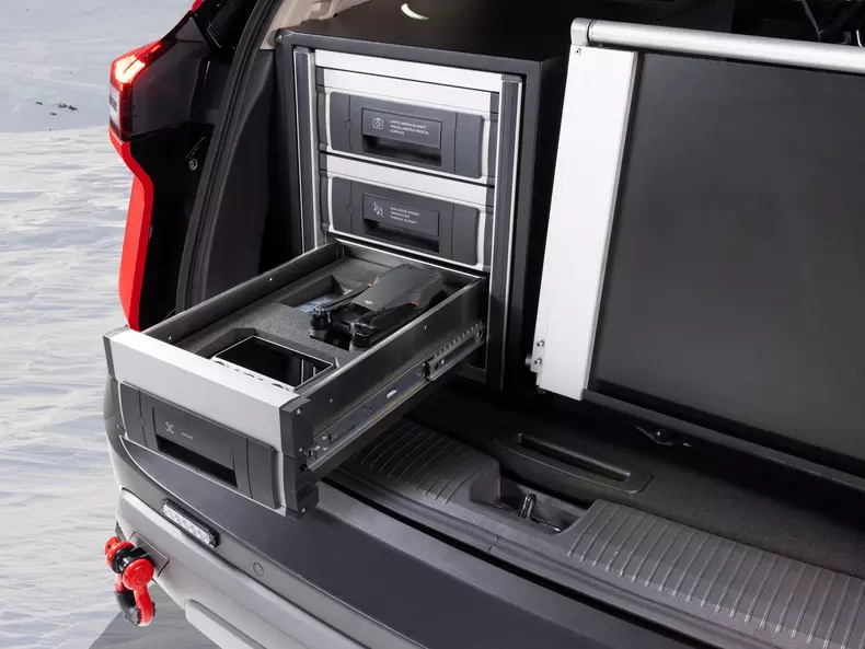 Nissan-X-Trail_Mountain_Rescue_Concept-2024-1600-19