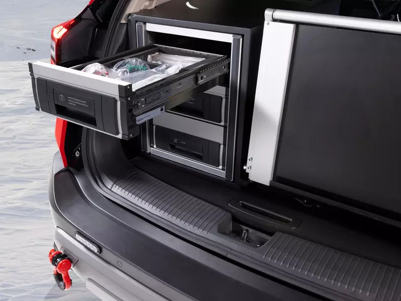 Nissan-X-Trail_Mountain_Rescue_Concept-2024-1600-1b