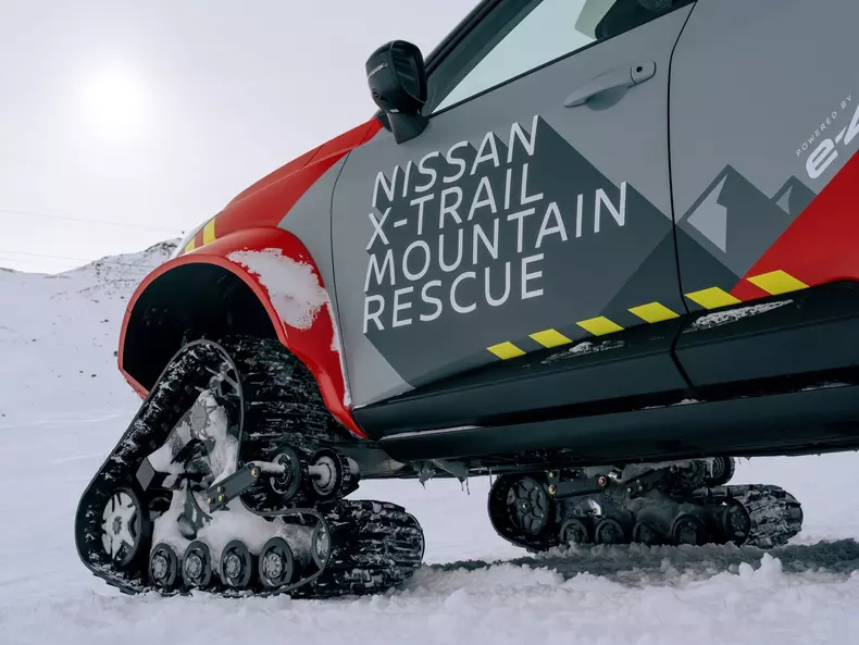 Nissan-X-Trail_Mountain_Rescue_Concept-2024-1600-21