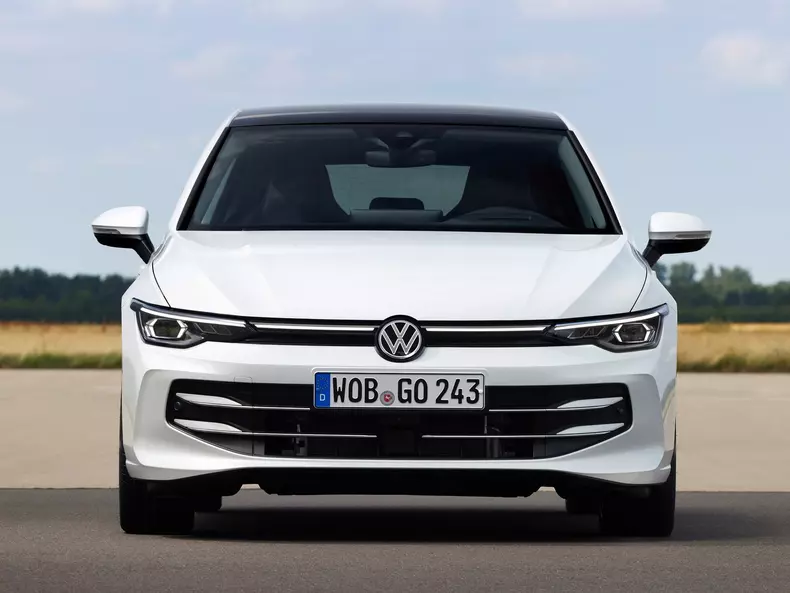 Volkswagen-Golf-2024-1600-07