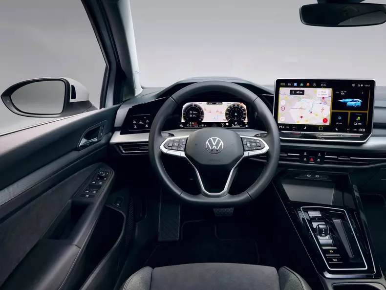 Volkswagen-Golf-2024-1600-09