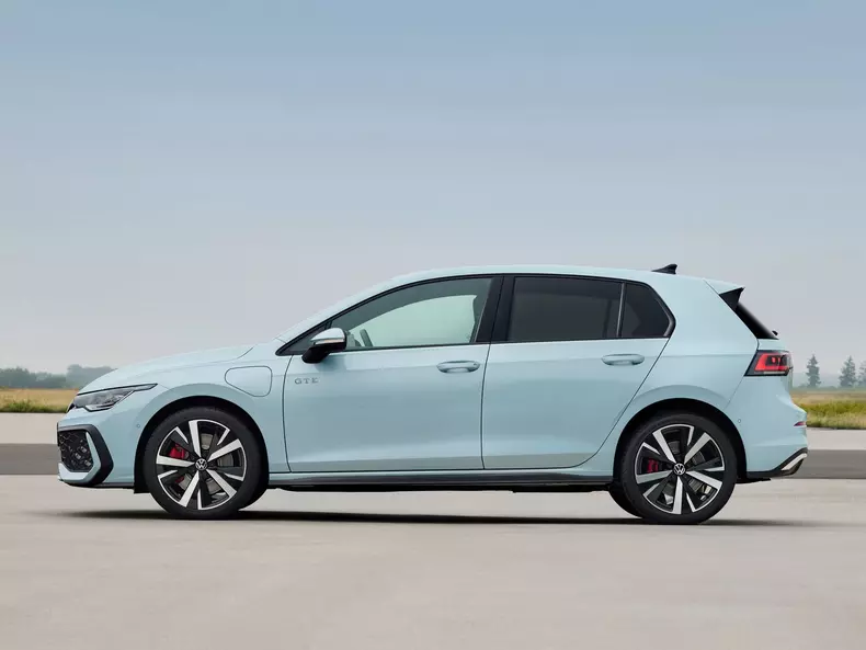 Volkswagen-Golf_GTE-2024-1600-04
