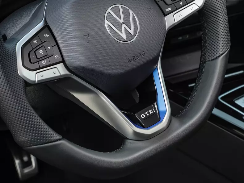Volkswagen-Golf_GTE-2024-1600-0e