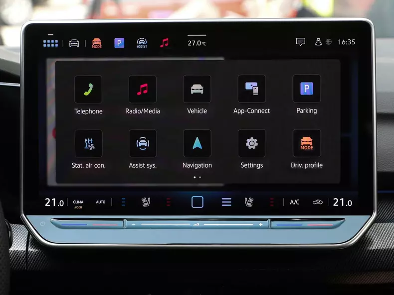 Volkswagen-Golf_GTE-2024-1600-0f