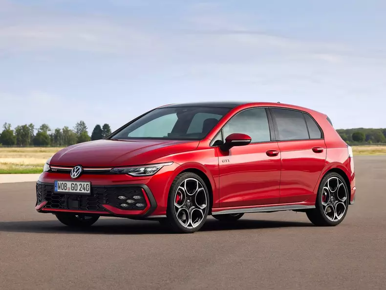 Volkswagen-Golf_GTI-2024-1600-02