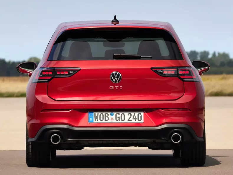 Volkswagen-Golf_GTI-2024-1600-09