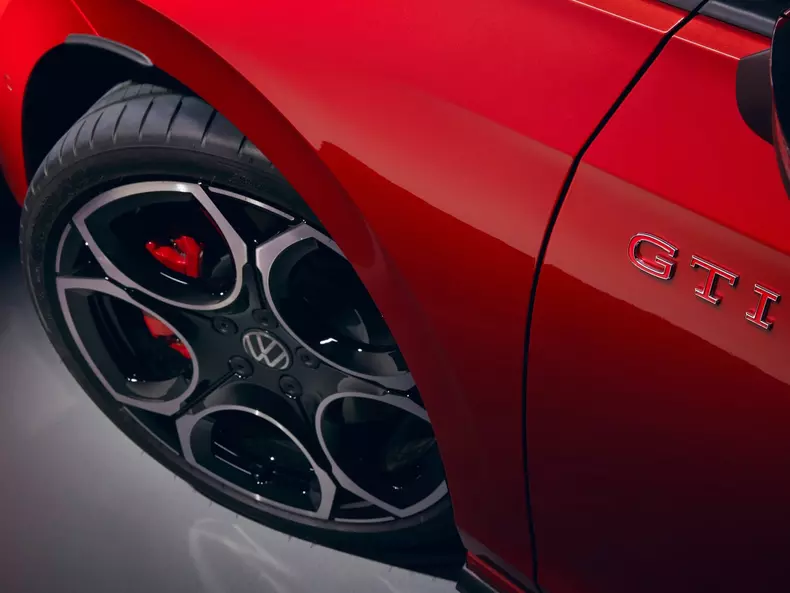 Volkswagen-Golf_GTI-2024-1600-14