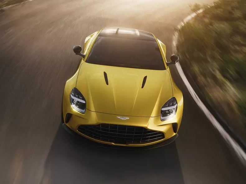 Aston_Martin-Vantage-2025-1600-0c