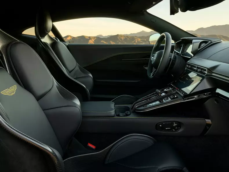 Aston_Martin-Vantage-2025-1600-0f