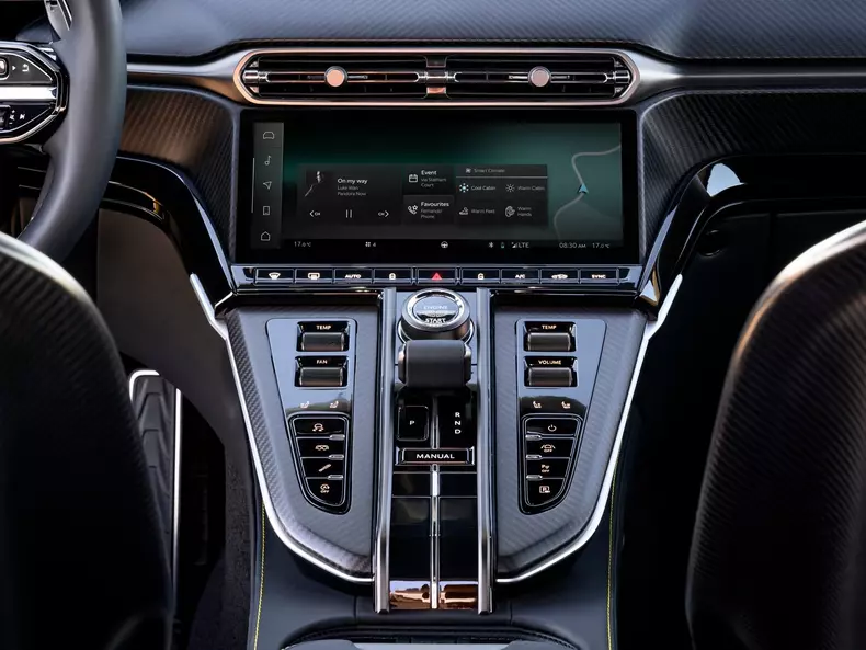 Aston_Martin-Vantage-2025-1600-10