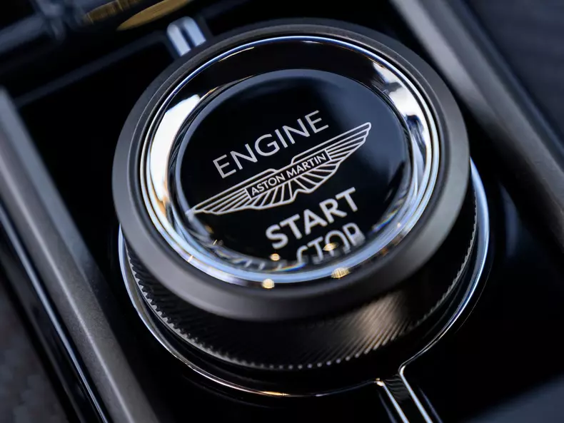 Aston_Martin-Vantage-2025-1600-12