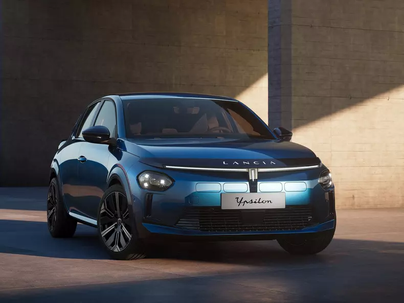 Lancia-Ypsilon-2025-1600-01