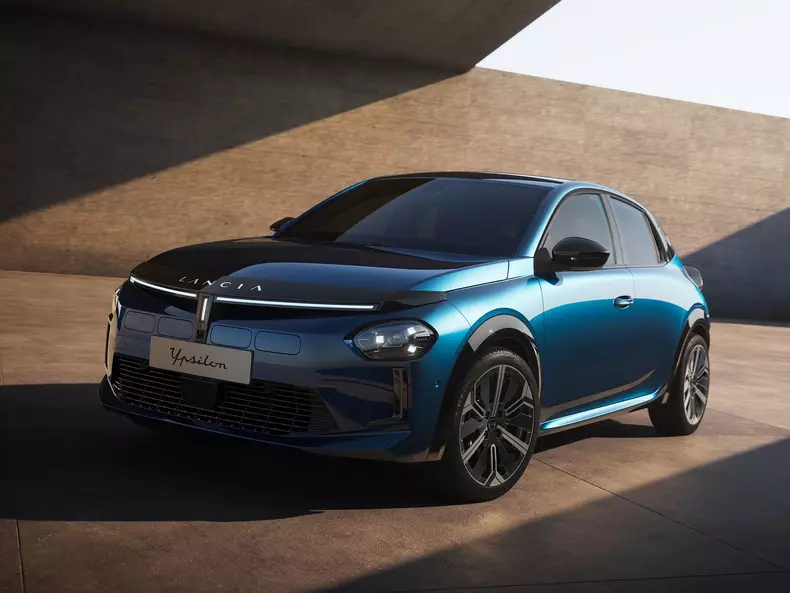 Lancia-Ypsilon-2025-1600-02