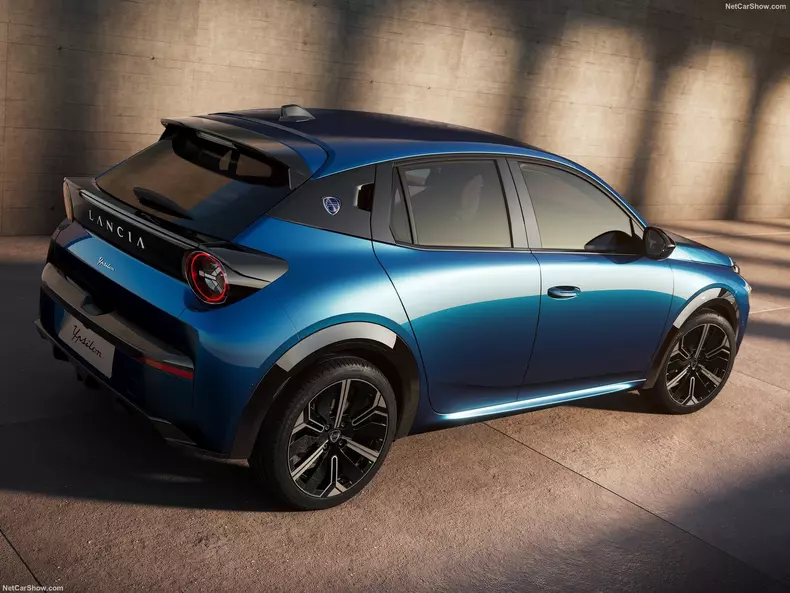 Lancia-Ypsilon-2025-1600-09