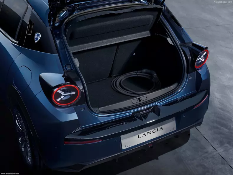 Lancia-Ypsilon-2025-1600-26