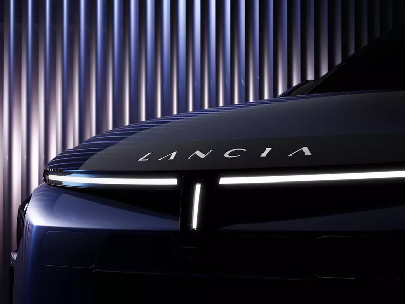 Lancia-Ypsilon-2025-1600-2a