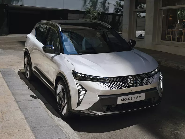 Renault-Scenic_E-Tech-2024-1600-01